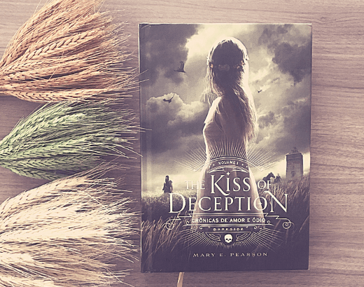 resenha the kiss of deception