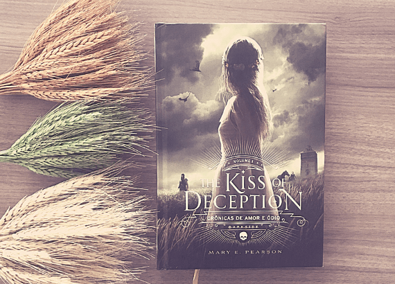 resenha the kiss of deception